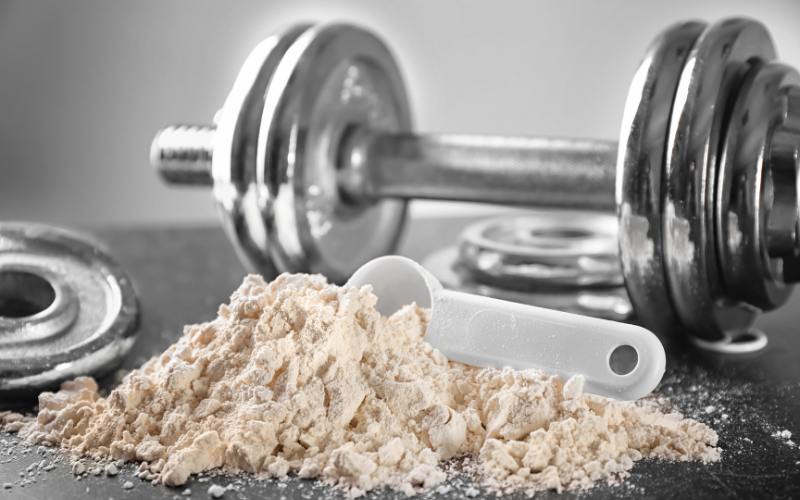 Best Protein Powder for Beginners: dumbbell