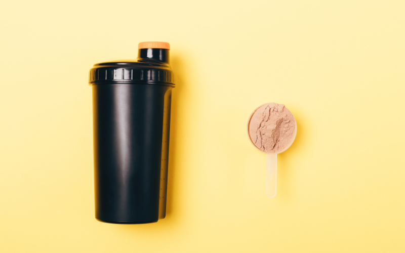 Pre Workout and Protein Powder for Beginners: bottle scoop