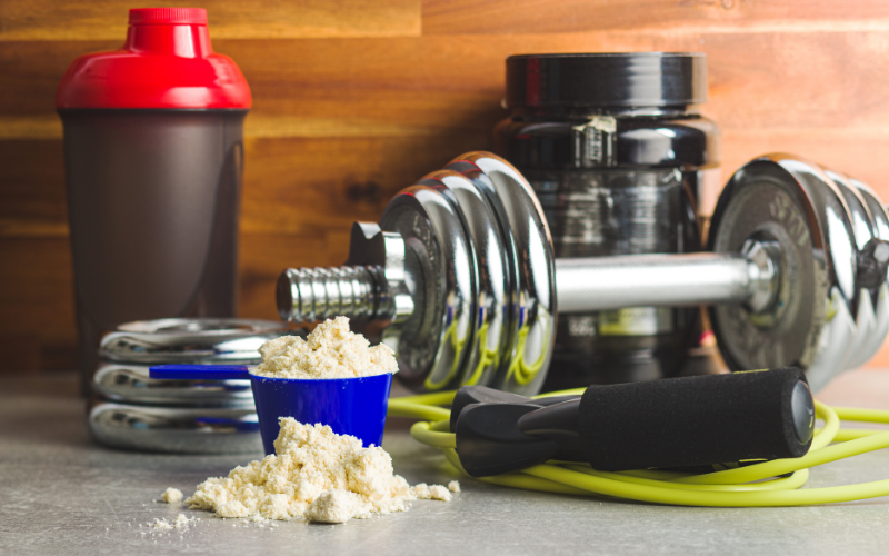 Pre Workout and Protein Powder for Beginners: dumbbell powder